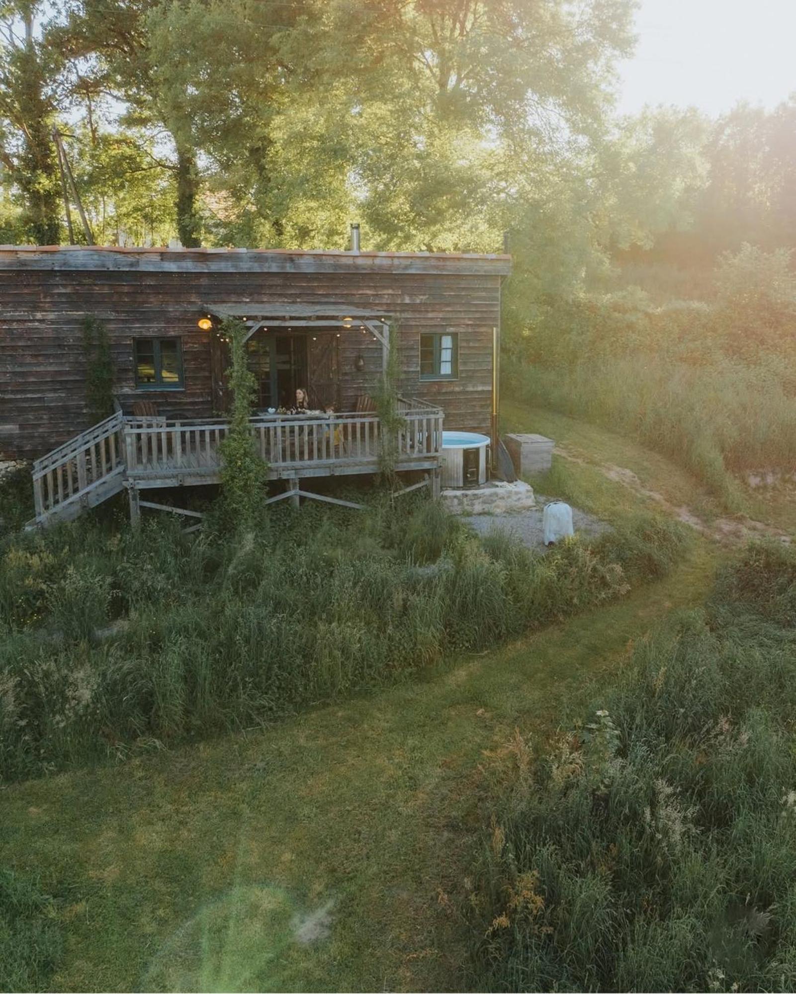 La Ferme Du Pont De Maumy, Cabane Au Bord De L'Etang Et Bain Nordique Busserolles Eksteriør billede